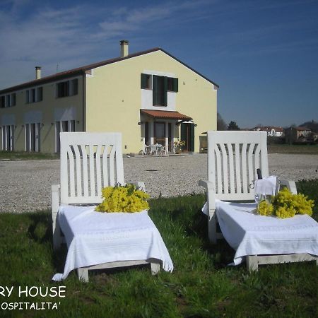 Temporin Ospitalita Bed & Breakfast มองเซลิเช ภายนอก รูปภาพ
